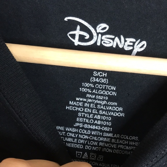 Disney Mickey and Friends Black Short SleeveT-Shirt wrap around print size S - Picture 8 of 10